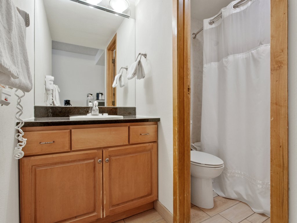 Village Square 1 Bedroom Condo #336/338 Vacation Rental in Copper Mountain - RedAwning