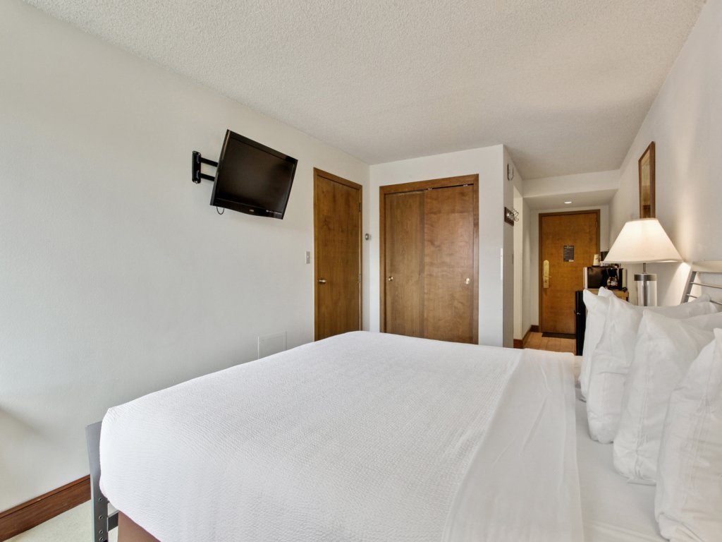 Village Square 2 Bedroom Condo #336/338/340 Vacation Rental in Copper Mountain - RedAwning