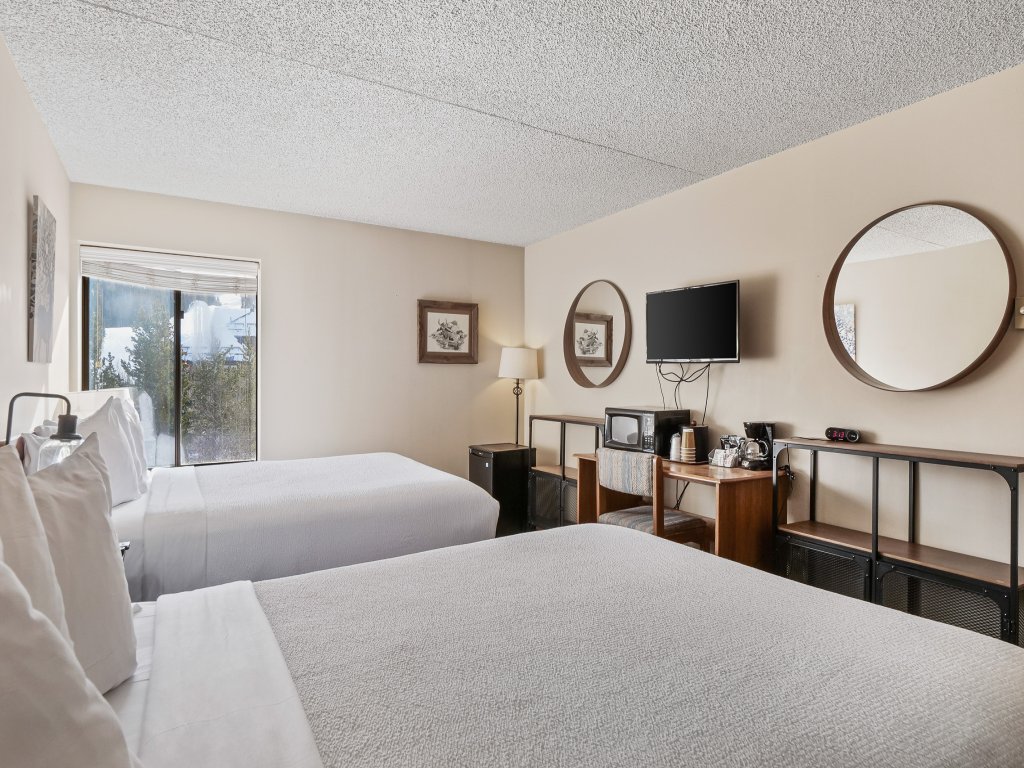 Bridge End 2 Bedroom Condo #206/206A Vacation Rental in Copper Mountain - RedAwning