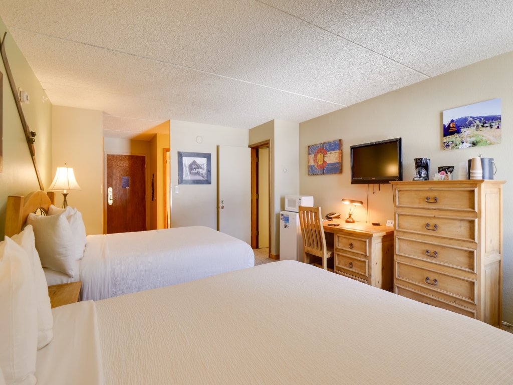 Mountain Plaza 3 Bedroom Condo #521/523 Vacation Rental in Copper Mountain - RedAwning