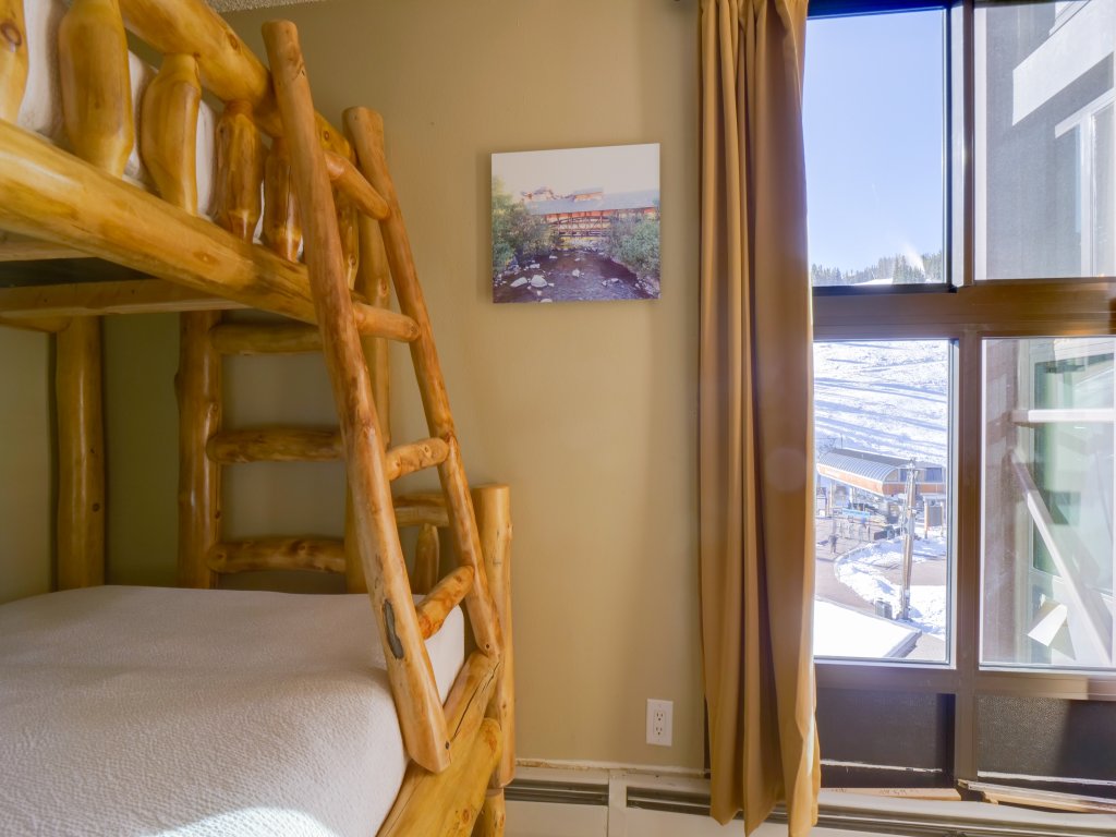 Mountain Plaza 3 Bedroom Condo #521/523 Vacation Rental in Copper Mountain - RedAwning