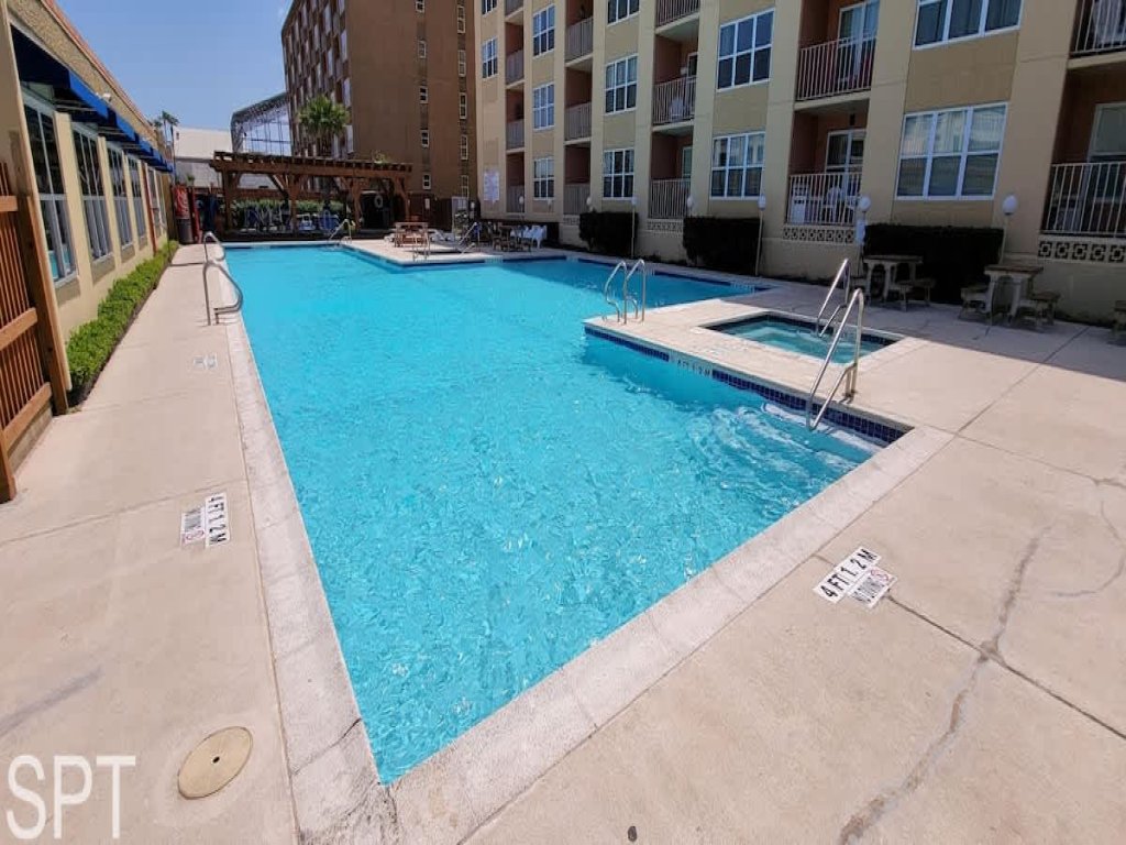 Great Pool " Beach Access " Small Family Perfect Vacation Rental in South Padre Island - RedAwning