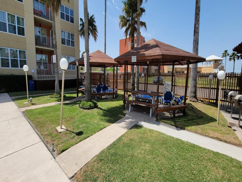 Great Pool " Beach Access " Small Family Perfect Vacation Rental in South Padre Island - RedAwning