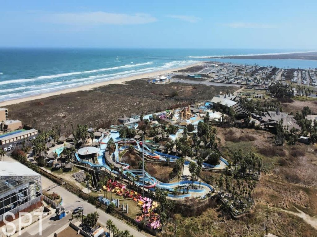 Great Pool " Beach Access " Small Family Perfect Vacation Rental in South Padre Island - RedAwning