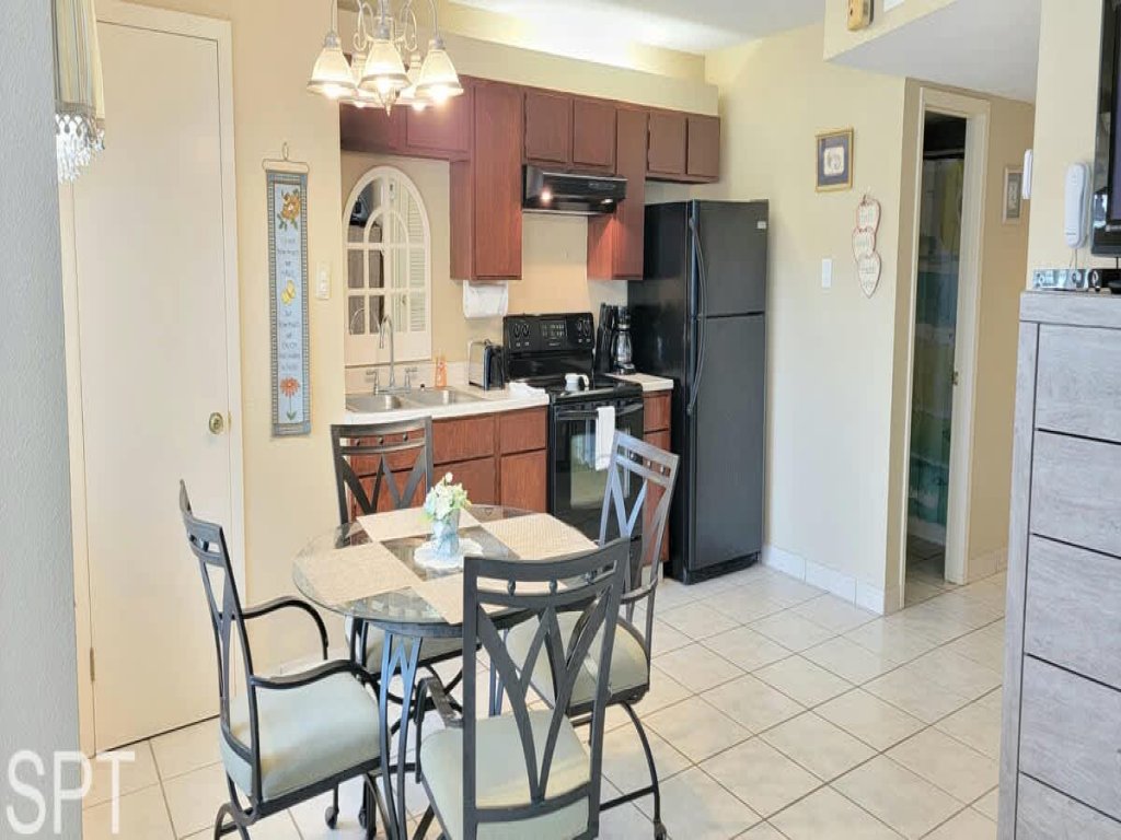 Great Pool " Beach Access " Small Family Perfect Vacation Rental in South Padre Island - RedAwning