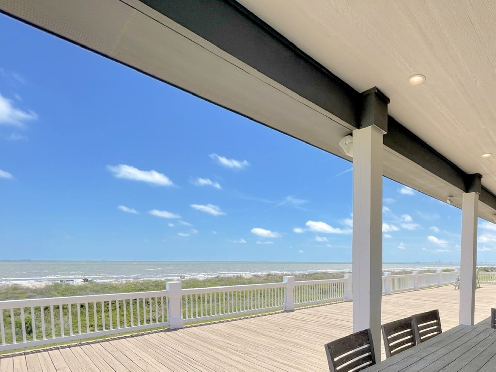 Ocean One Vacation Rental in Texas - RedAwning