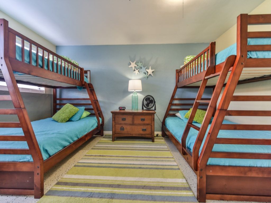 Heated pool, Kid and Pet Friendly with garage Vacation Rental in Ormond Beach - RedAwning