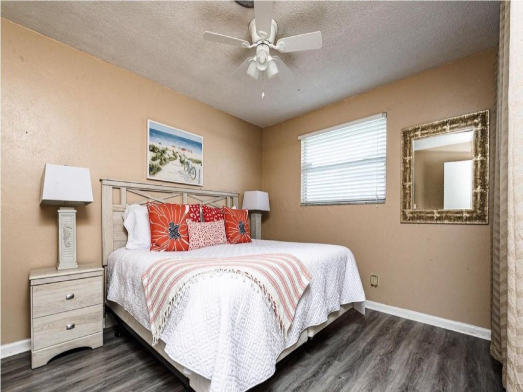 Private 4 bedroom Pool Home w 2 car garage Vacation Rental in Ormond Beach - RedAwning
