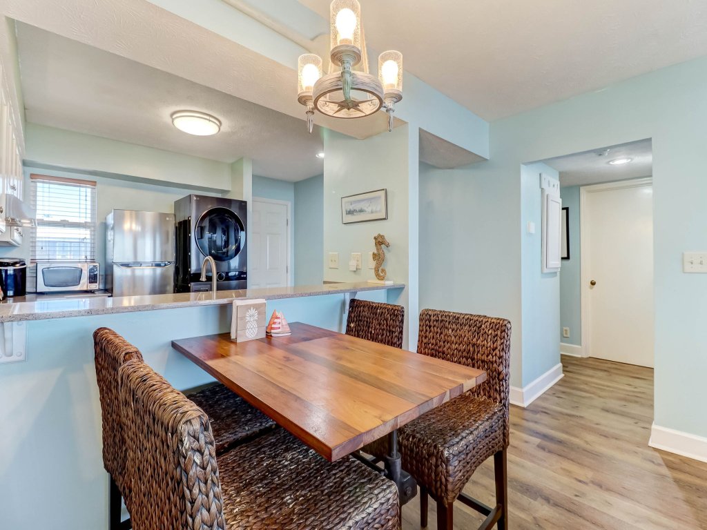 Beach Style Condo includes Smart Speaker and Beach Access Vacation Rental in Fernandina Beach - RedAwning