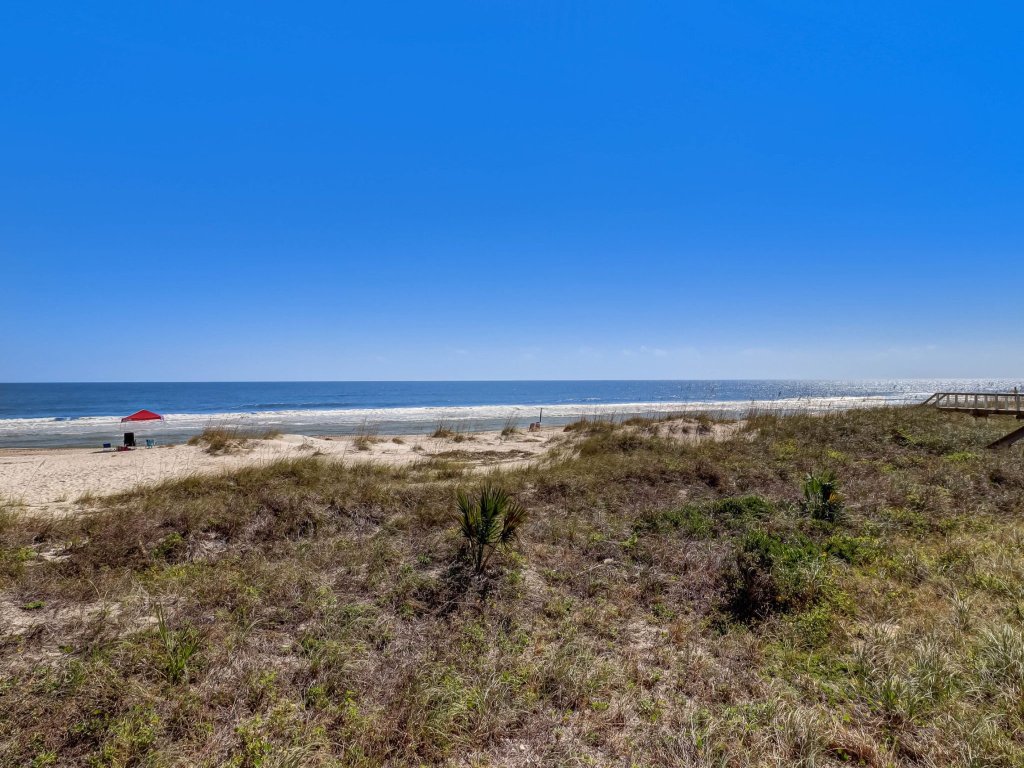 Beach Style Condo includes Smart Speaker and Beach Access Vacation Rental in Fernandina Beach - RedAwning