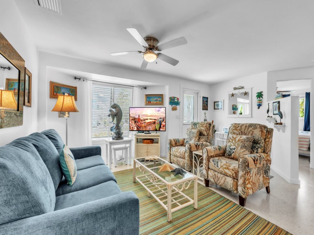 Beach N Bay 204 Vacation Rental in Anna Maria - RedAwning