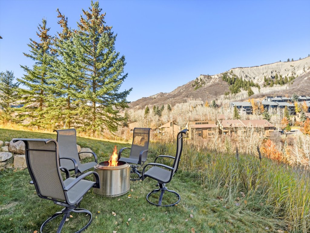 Snowmass Getaway Wraparound Decks & Valley Views - 229 #35 Vacation Rental in Snowmass Village - RedAwning