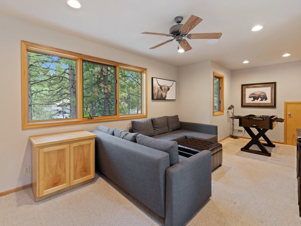 Glaze Meadow 376 Vacation Rental in Oregon - RedAwning
