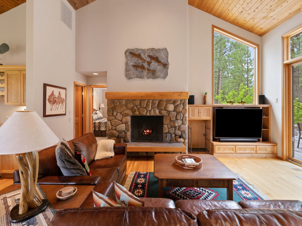 Glaze Meadow 376 Vacation Rental in Oregon - RedAwning