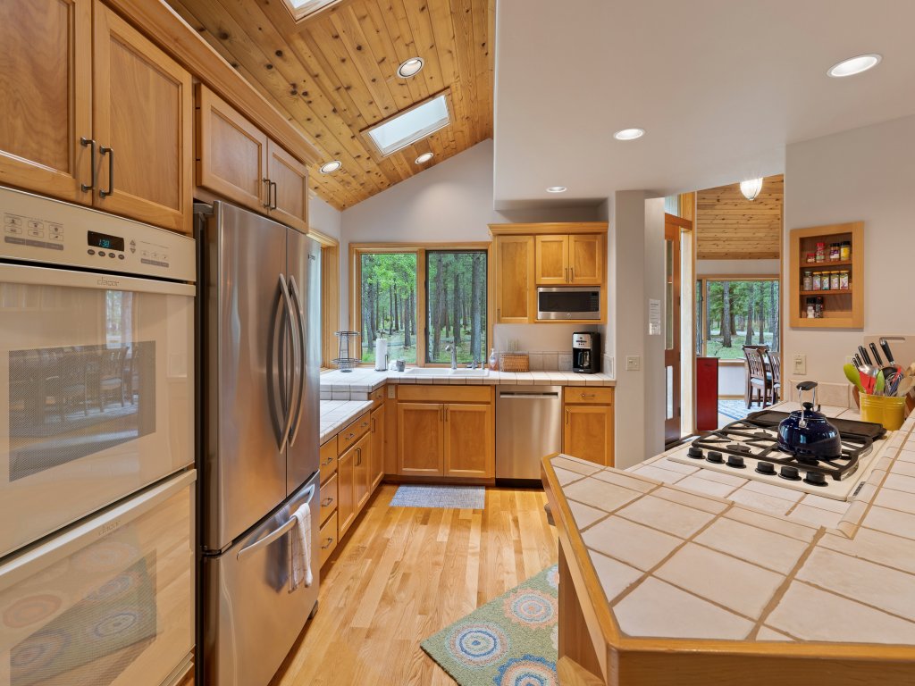 Glaze Meadow 376 Vacation Rental in Oregon - RedAwning