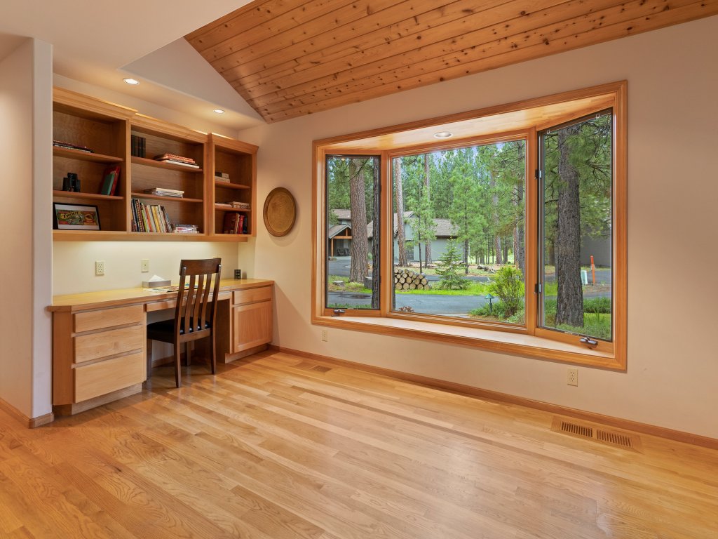 Glaze Meadow 376 Vacation Rental in Oregon - RedAwning