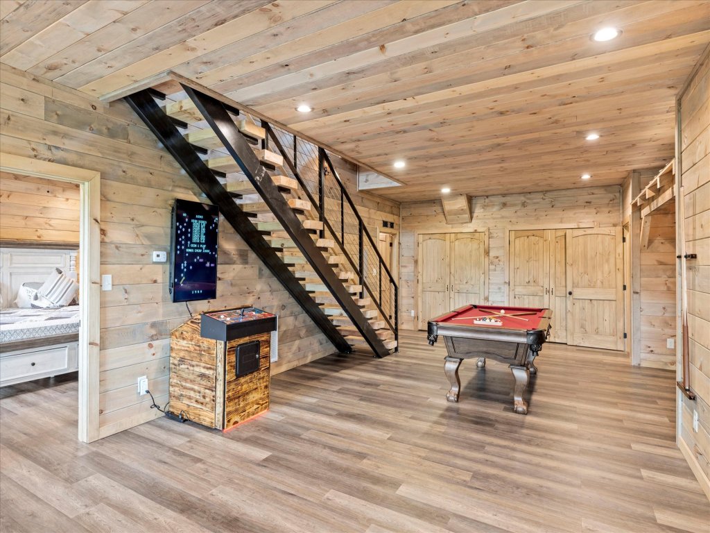 Red Sky Ridge Vacation Rental in Sevierville - RedAwning