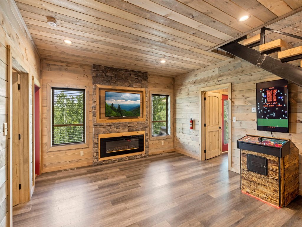 Red Sky Ridge Vacation Rental in Sevierville - RedAwning