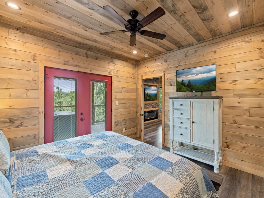 Red Sky Ridge Vacation Rental in Sevierville - RedAwning