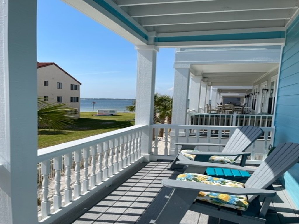 Tequila Sunrise Vacation Rental in Navarre - RedAwning