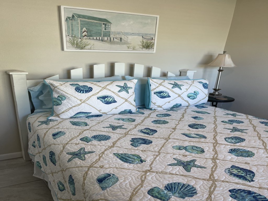 Coastal Retreat Vacation Rental in Navarre - RedAwning