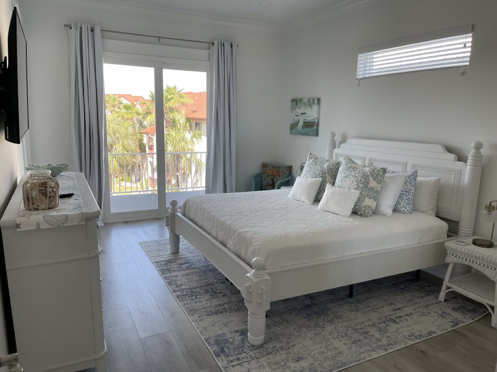 Island Escape Vacation Rental in Navarre Beach - RedAwning