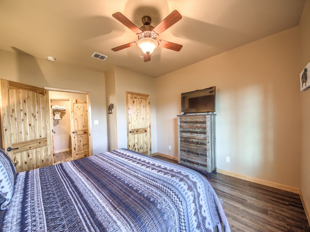 OM A8 Gruene River Two-Step at Old Mills Resort  Vacation Rental in New Braunfels - RedAwning