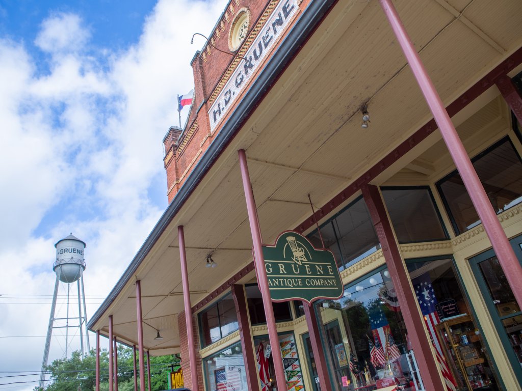 OM A9 Gruene Mill Inn at Old Mills Resort  Vacation Rental in New Braunfels - RedAwning