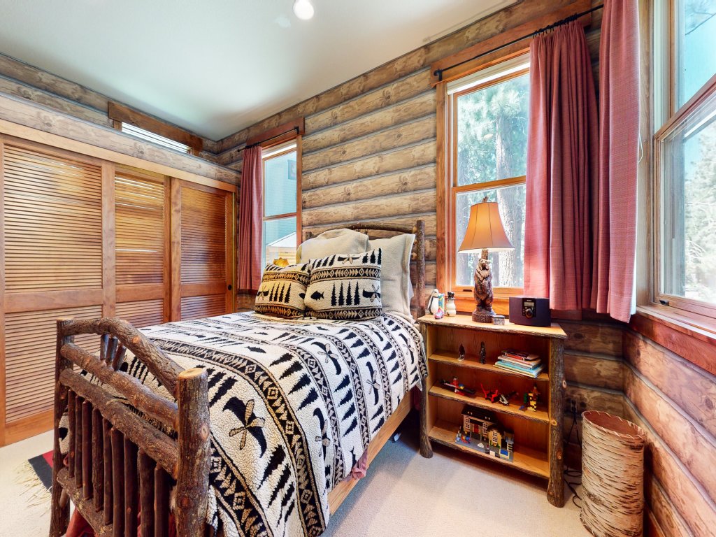 Lodestar #2001 Vacation Rental in Mammoth Lakes - RedAwning
