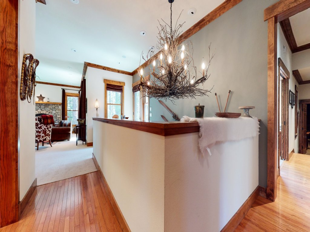 Lodestar #2001 Vacation Rental in Mammoth Lakes - RedAwning