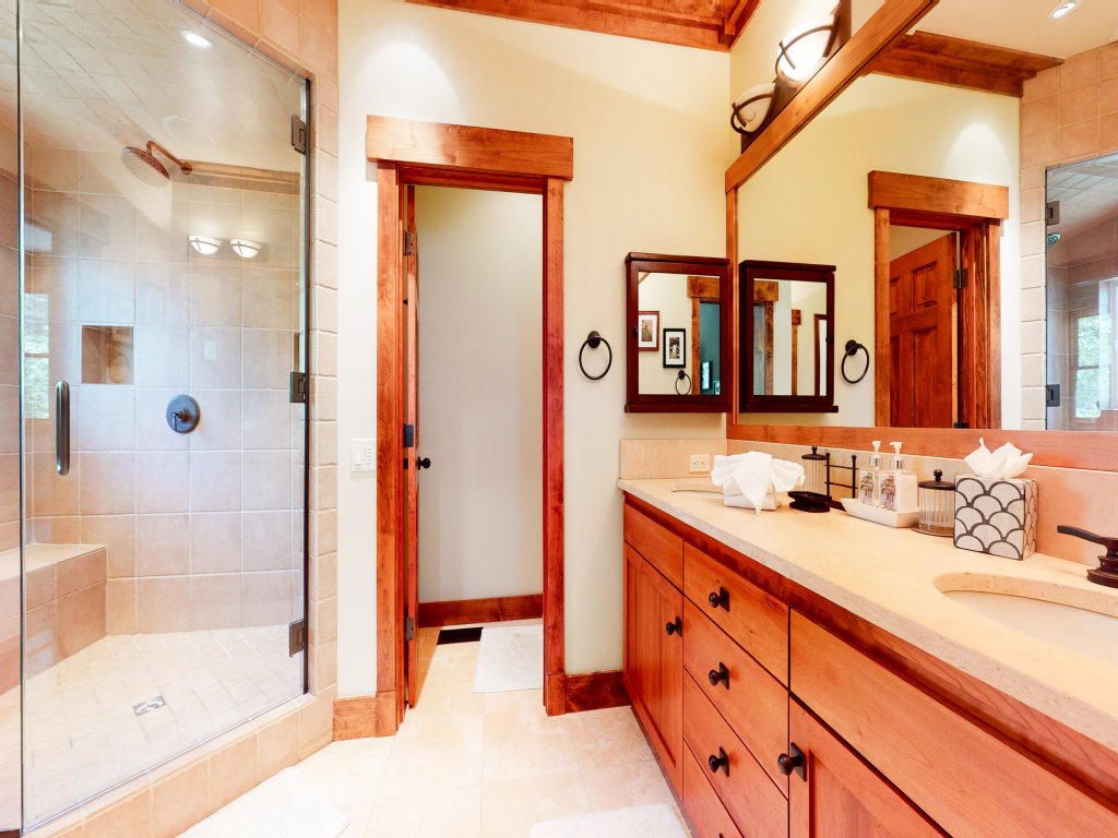 Lodestar #2001 Vacation Rental in Mammoth Lakes - RedAwning