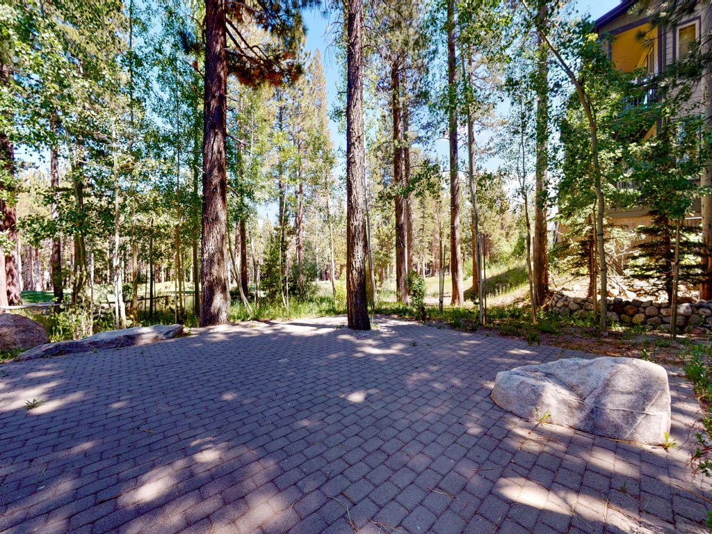 Lodestar #2001 Vacation Rental in Mammoth Lakes - RedAwning