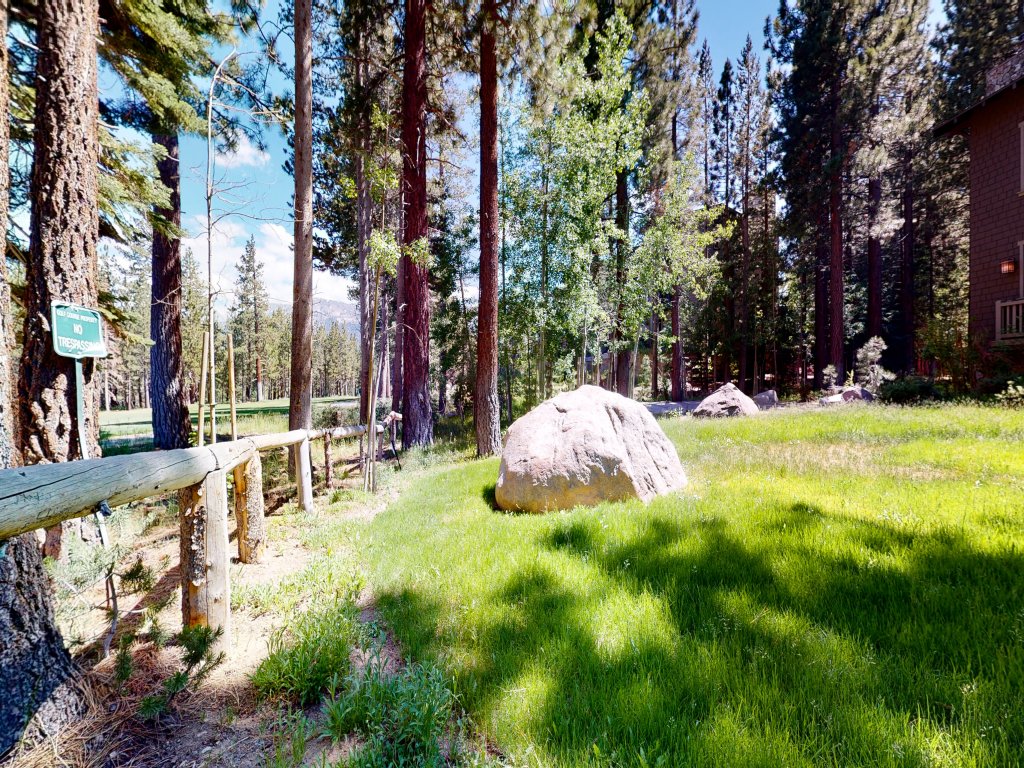 Lodestar #2001 Vacation Rental in Mammoth Lakes - RedAwning