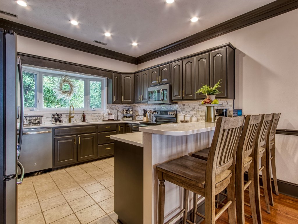 The Great Escape Vacation Rental in Sevierville - RedAwning