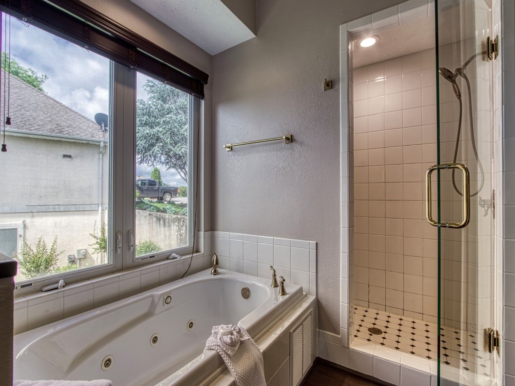 The Great Escape Vacation Rental in Sevierville - RedAwning