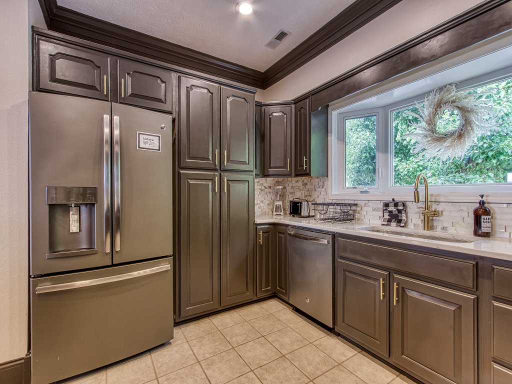 The Great Escape Vacation Rental in Sevierville - RedAwning