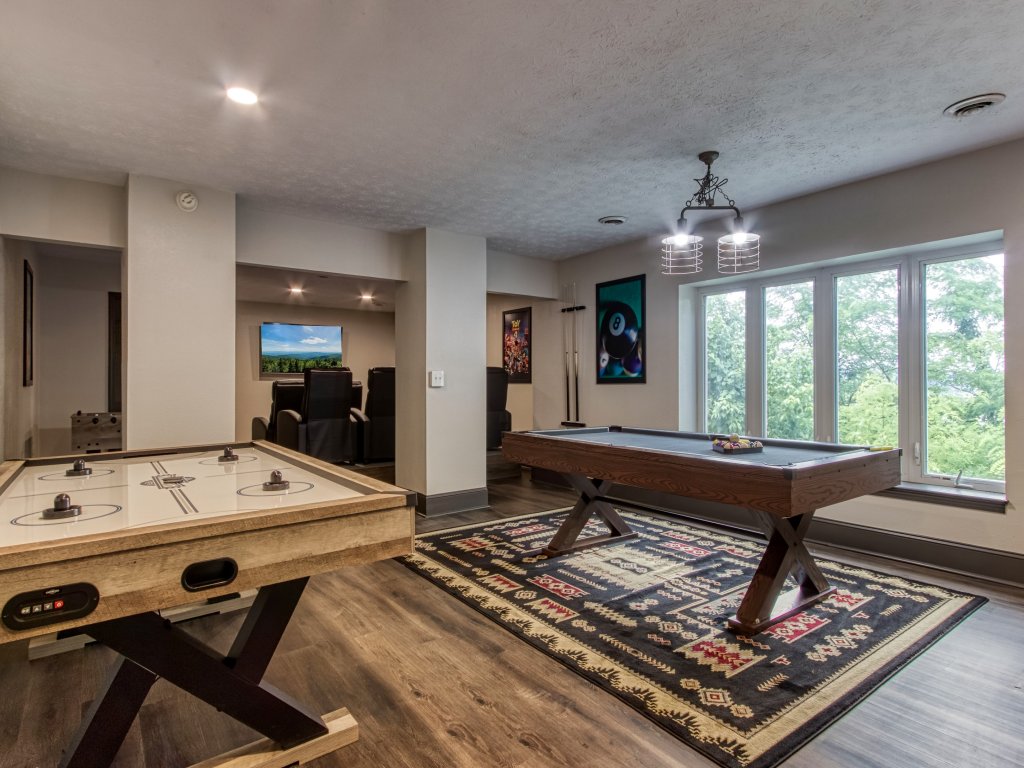 The Great Escape Vacation Rental in Sevierville - RedAwning