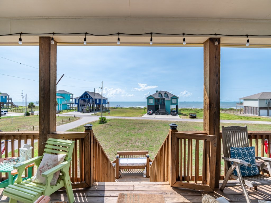 Camp Queenie Vacation Rental in Texas - RedAwning