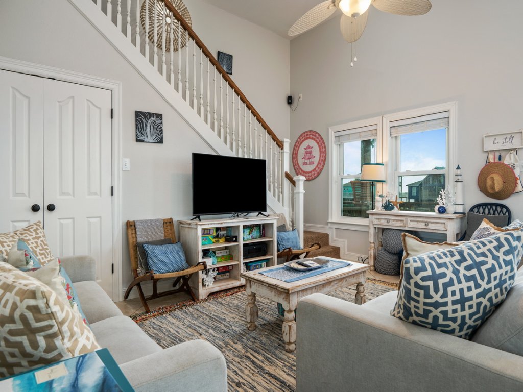 Camp Queenie Vacation Rental in Texas - RedAwning