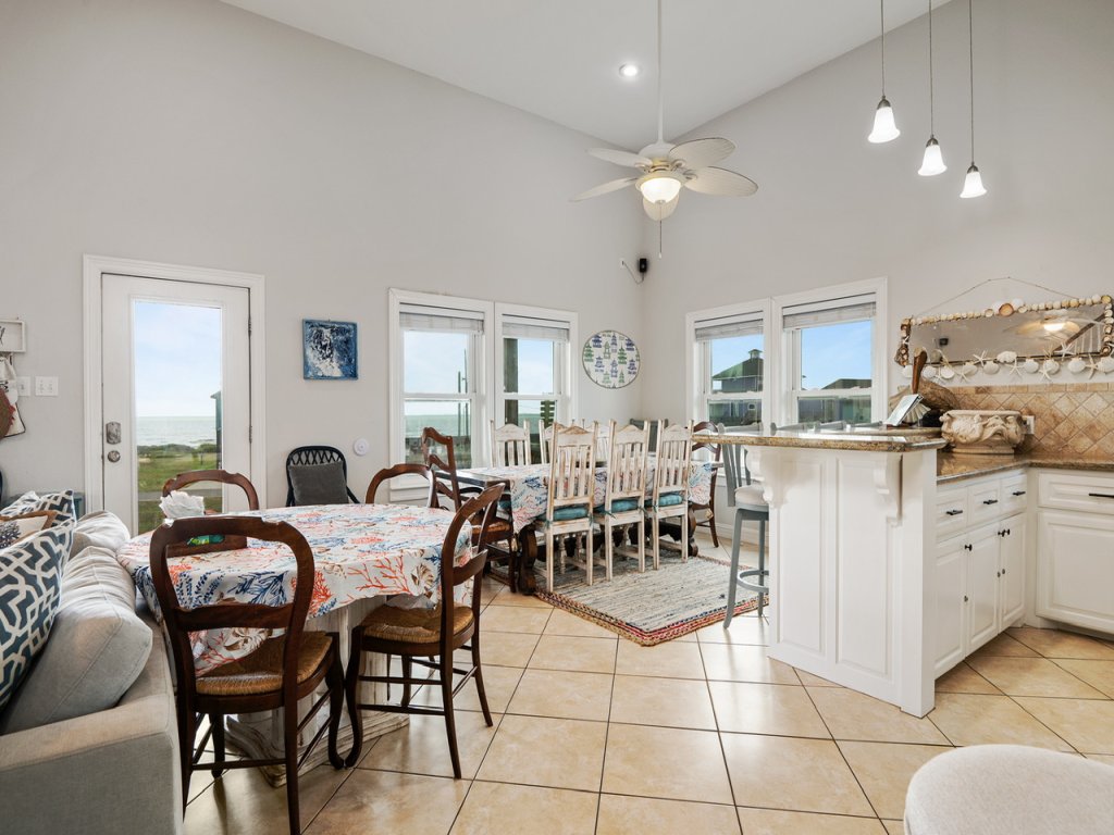 Camp Queenie Vacation Rental in Texas - RedAwning