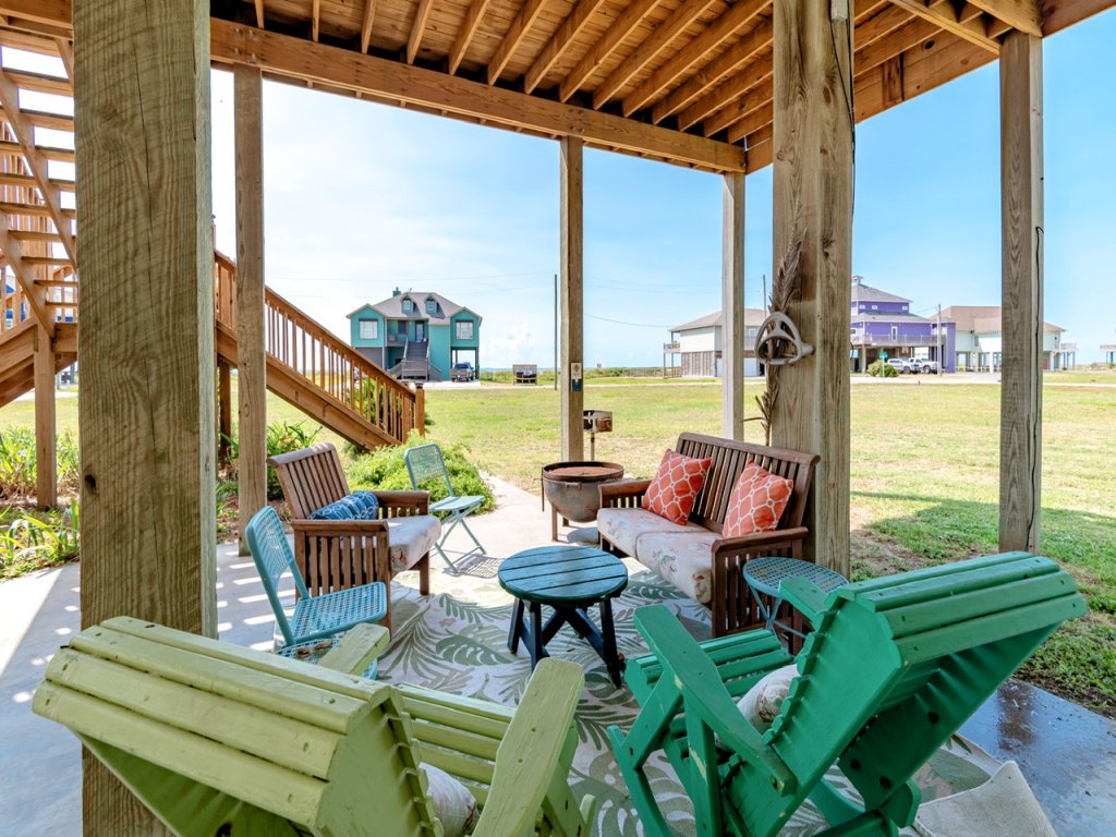Camp Queenie Vacation Rental in Texas - RedAwning