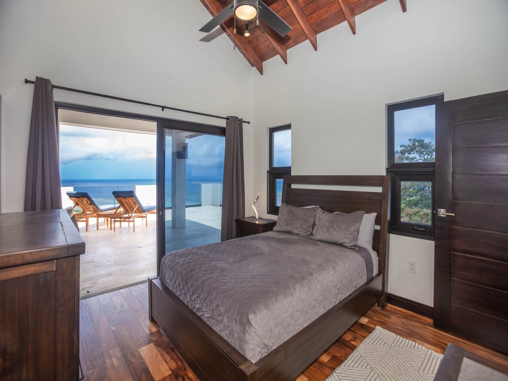 Ocean Pearl Vacation Rental - RedAwning