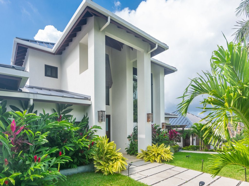 Ocean Pearl Vacation Rental - RedAwning