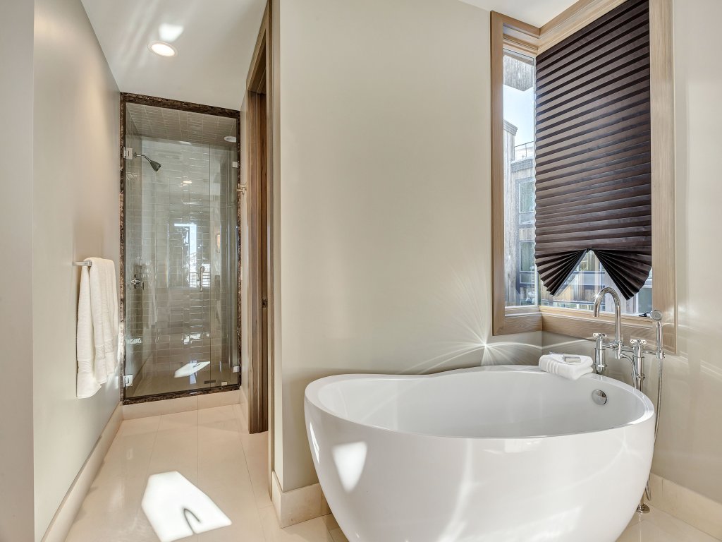 Gorgeous Five Bedroom Penthouse in the Heart of Park City Vacation Rental in Park City - RedAwning
