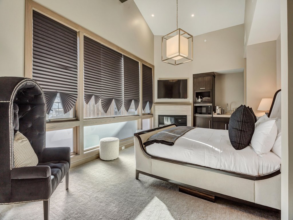 Gorgeous Five Bedroom Penthouse in the Heart of Park City Vacation Rental in Park City - RedAwning