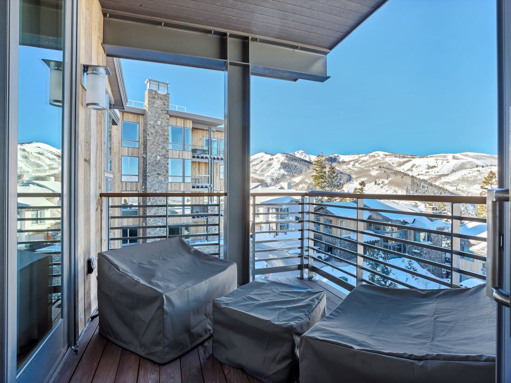 Gorgeous Five Bedroom Penthouse in the Heart of Park City Vacation Rental in Park City - RedAwning