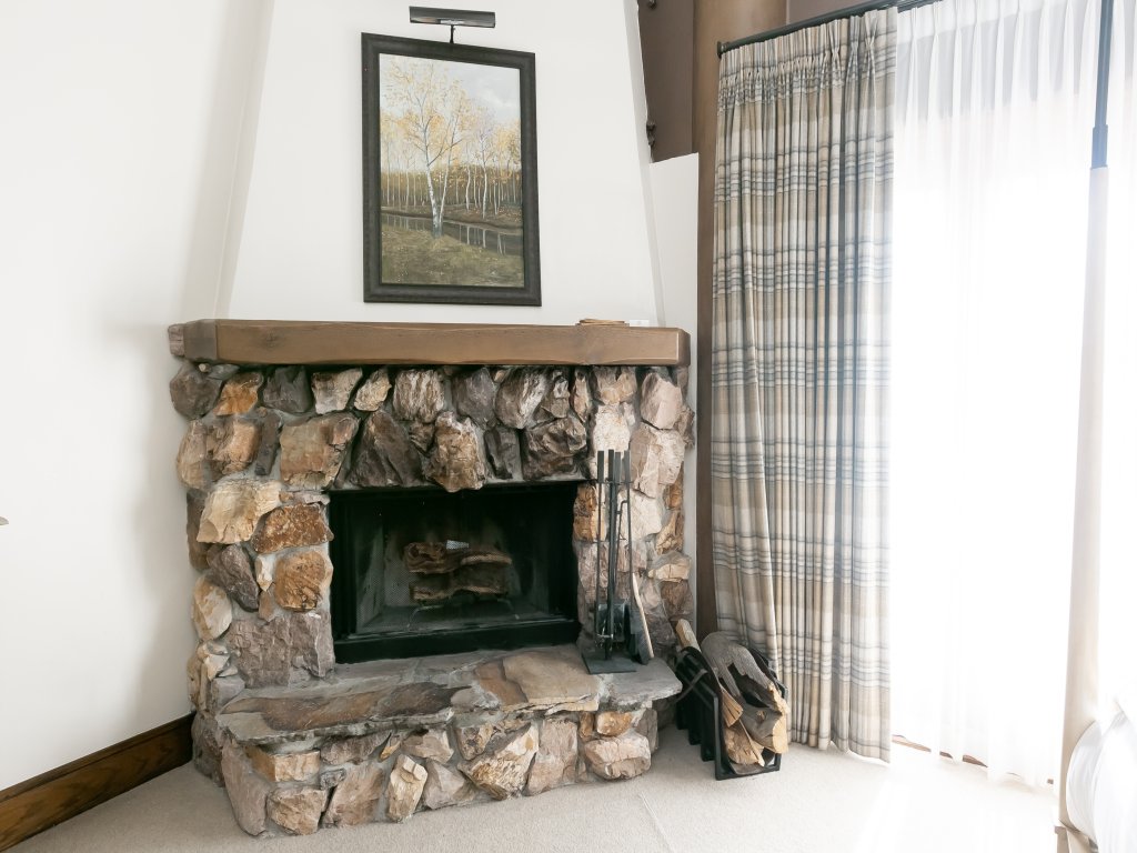 The Sultan Apartment Hotel includes Hot Tub with Majestic Mountain Views Vacation Rental in Park City - RedAwning