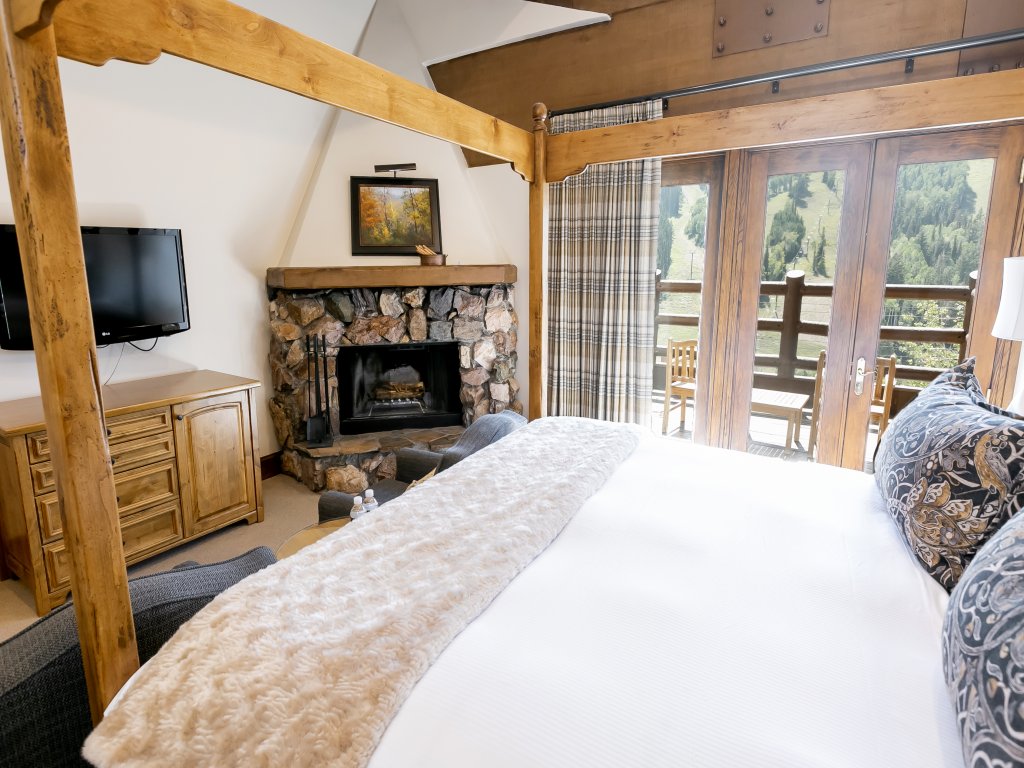 The Sultan Apartment Hotel includes Hot Tub with Majestic Mountain Views Vacation Rental in Park City - RedAwning