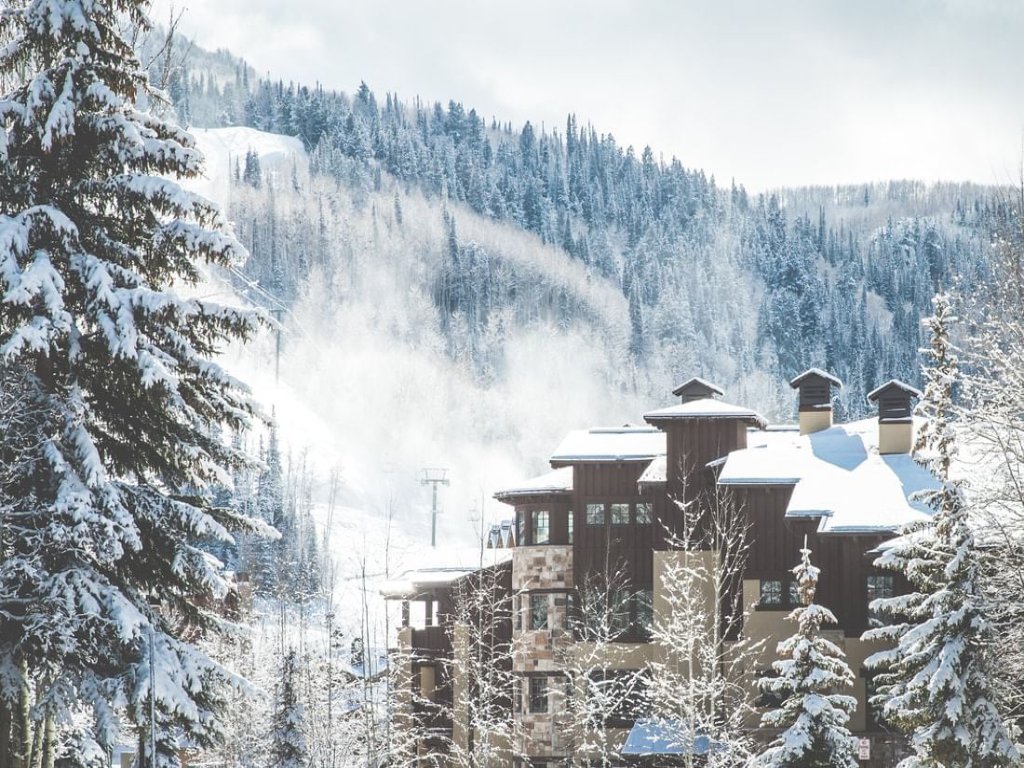 Expansive Four Bedroom Suite at The Chateaux Vacation Rental in Park City - RedAwning