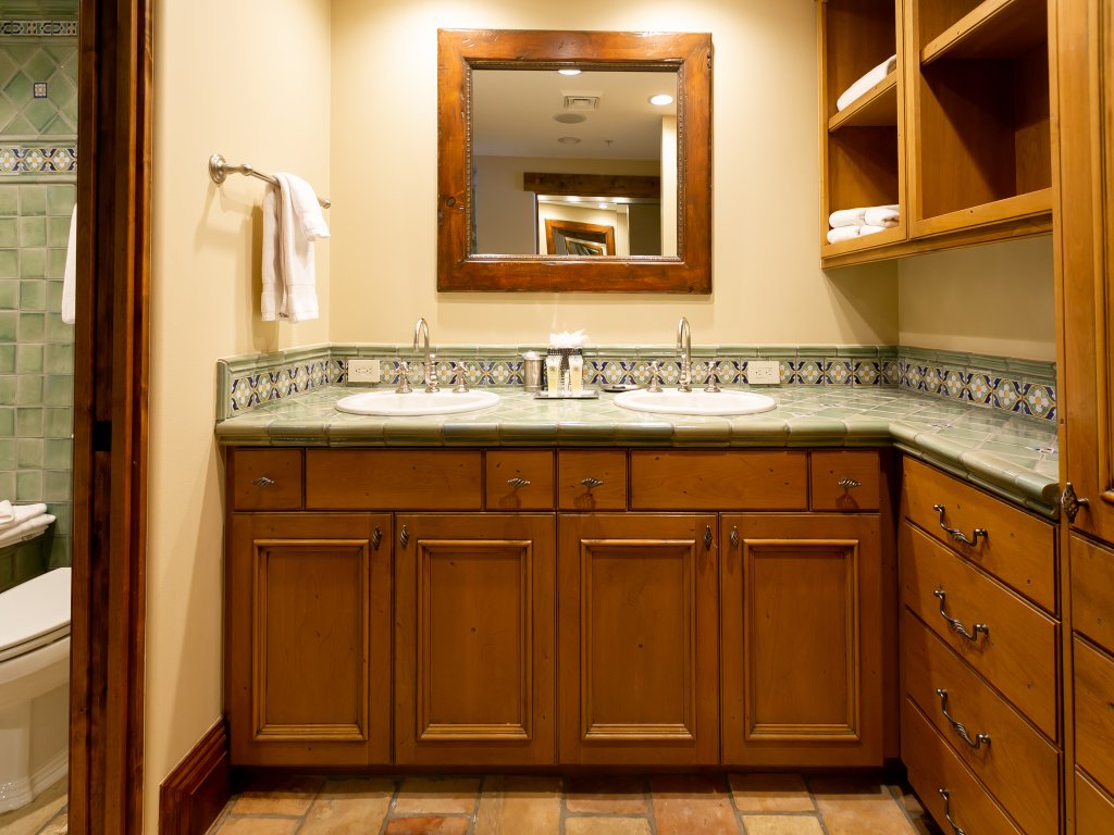 Expansive Four Bedroom Suite at The Chateaux Vacation Rental in Park City - RedAwning
